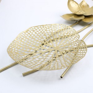 Metal Wall Art Decoration Luxury Golden with Cut-out Discs