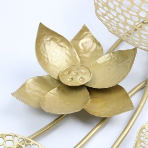 Metal Wall Art Decoration Luxury Golden with Cut-out Discs