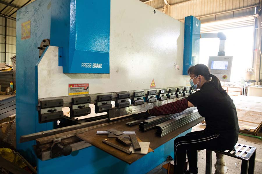 4.4 Production Process-4-Press Brake